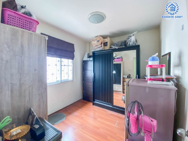 ******ทาวน์เฮ้าส์มือสองย่านนนทบุรี ม.ไลโอ วงแหวน-ปิ่นเกล้า จากแบรนด์ลลิล บนเนื้อที่ 17.1 ตร.ว. ฟังก์ชัน 3 ห้องนอน 2 ห้องน้ำ 1 ที่จอดรถ แถมฟรี! 2 เครื่องปรับอากาศ 2 เครื่องทำน้ำอุ่น 1 เครื่องดูดควัน บ้านพร้อมอยู่ บิวท์อินครัว มีโรงรถ เชื่อมต่อถ.กาญจนาภิเษก ถ.รัตนาธิเบศร์ ใกล้เซ็นทรัลเวสต์เกต